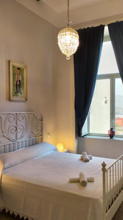B&B Palazzo Carafa Di Montorio เนเปิลส์ ภายนอก รูปภาพ