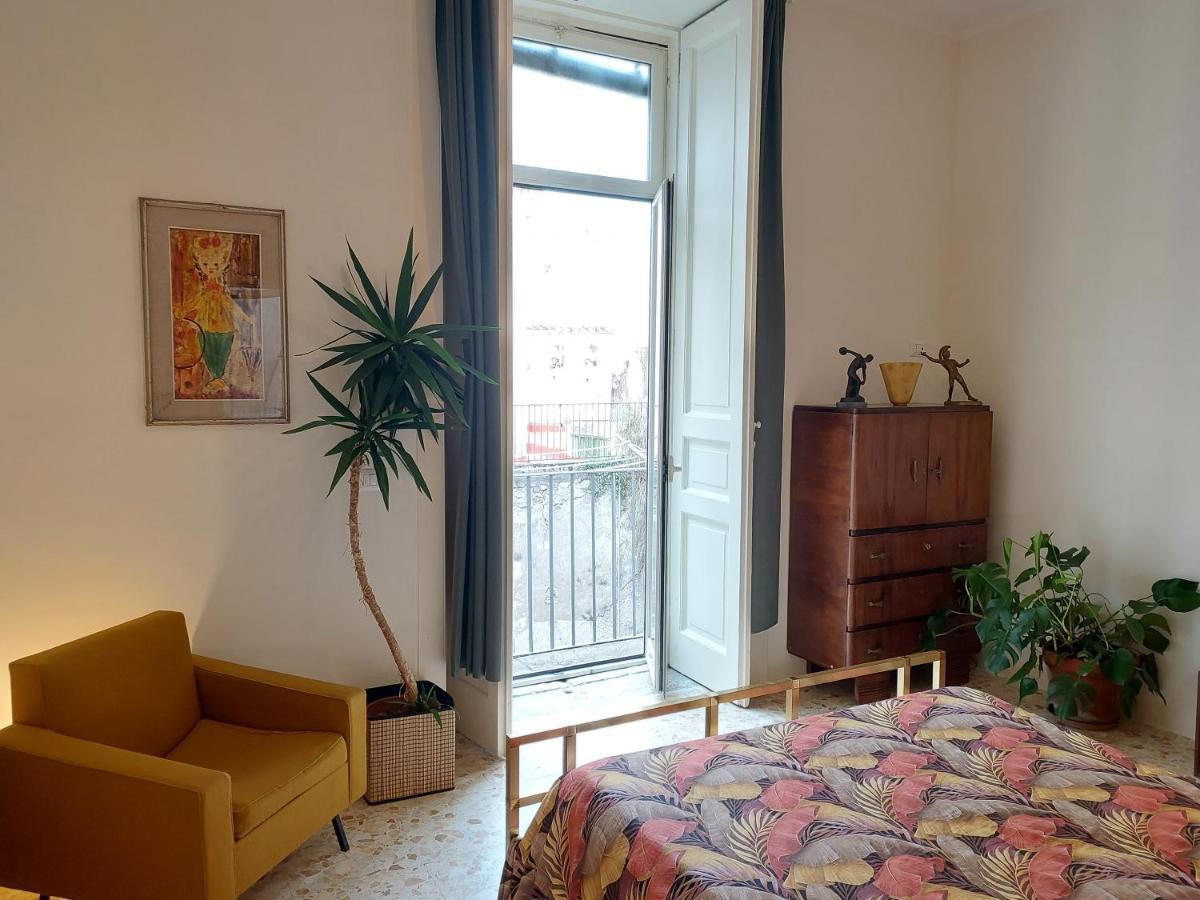 B&B Palazzo Carafa Di Montorio เนเปิลส์ ภายนอก รูปภาพ